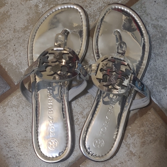 Tory Burch Metallic Silver Logo Thong Sandals - Picture 5 of 5